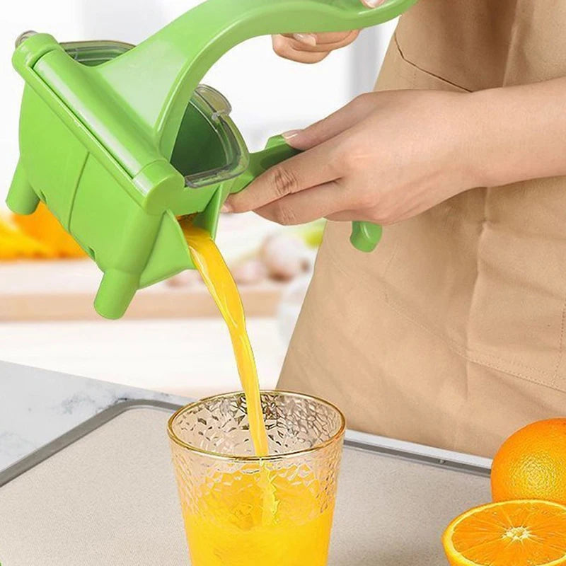 Handheld juicer