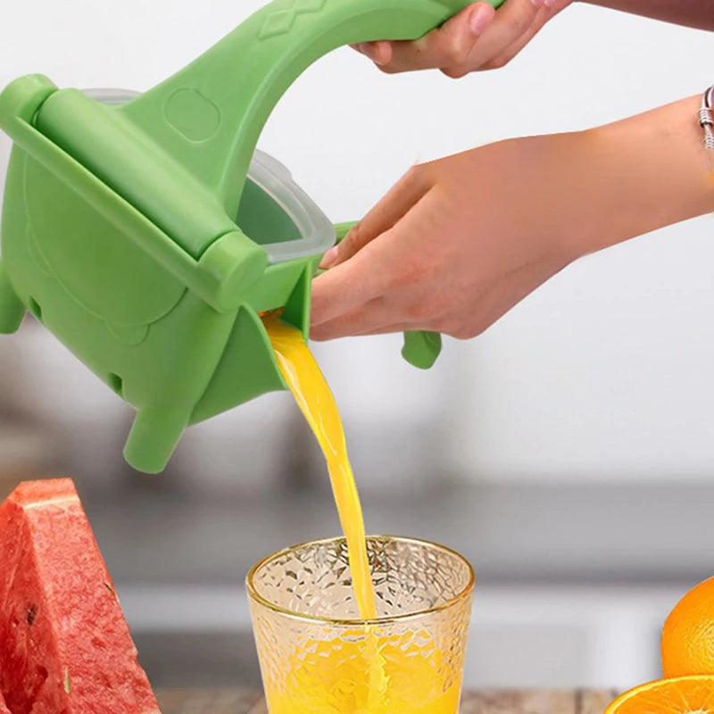 Handheld juicer